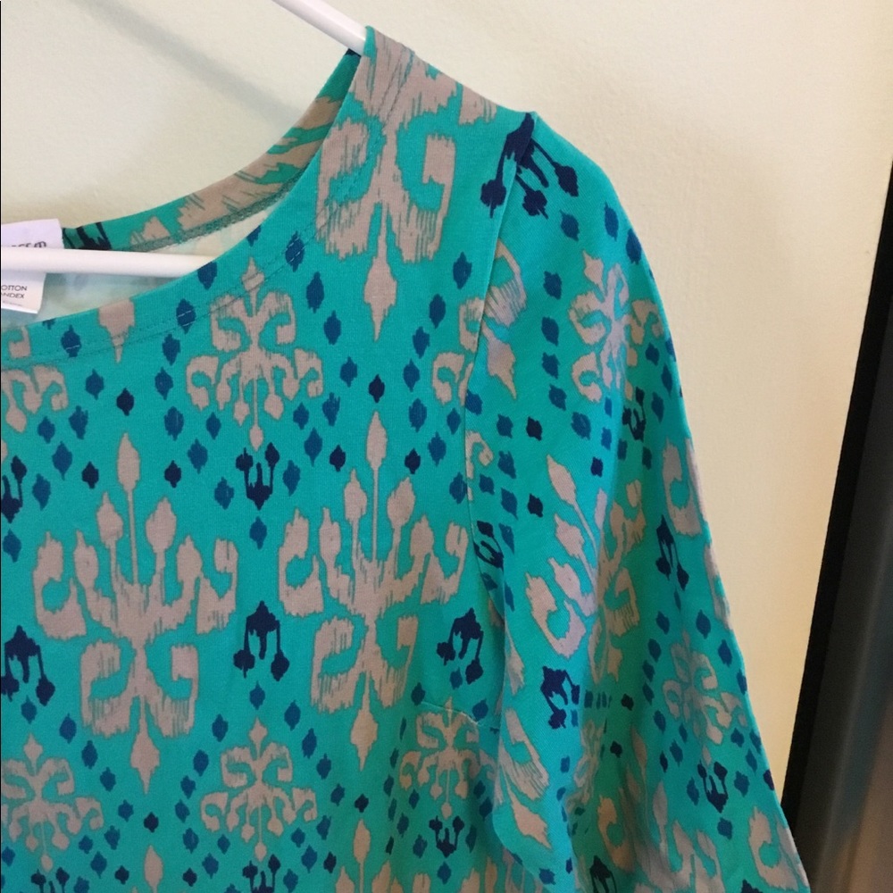 3/$25🚨NWT Beautiful Jeweled Jersey Size Sm - Picture 8 of 8